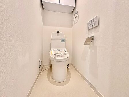 白を基調としたトイレ