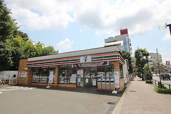 セブンイレブン　町田市民ホール前店　距離約800m