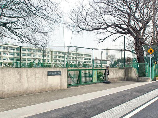 座間市立東中学校　距離約230m