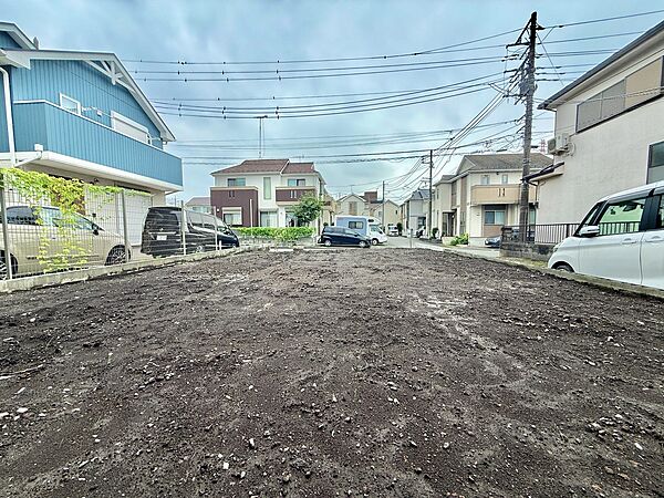 建築中の区画と周辺の住宅街