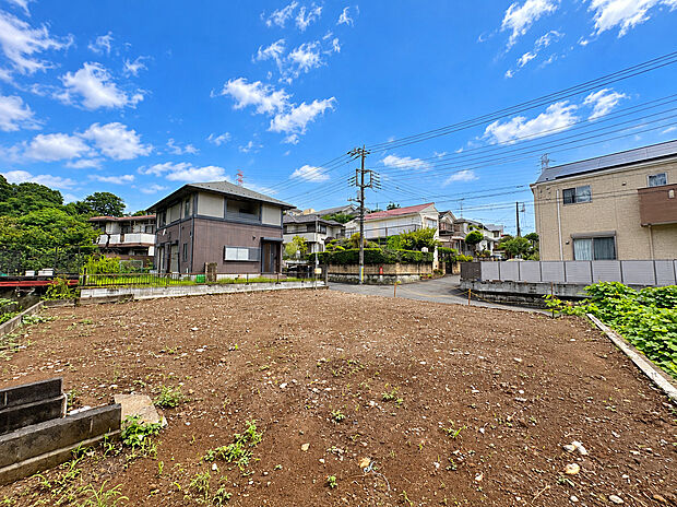 住宅街にある更地の敷地
