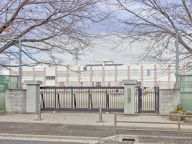 大和市立桜丘小学校まで約750m