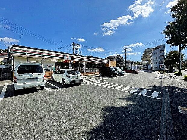 セブンイレブン　多摩和田店　距離約900m