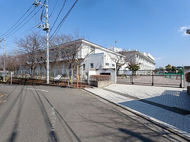川崎市立麻生中学校 距離約1400m