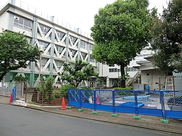 三鷹市立第五中学校まで約1000m