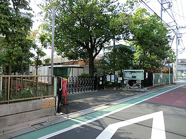 世田谷区立烏山北小学校 距離約450m