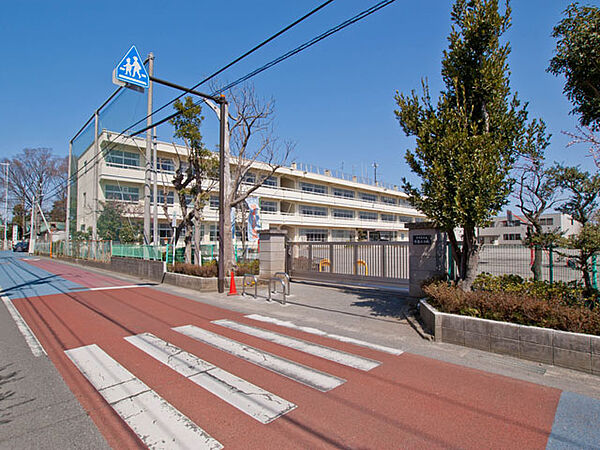 海老名市立有鹿小学校まで約650m