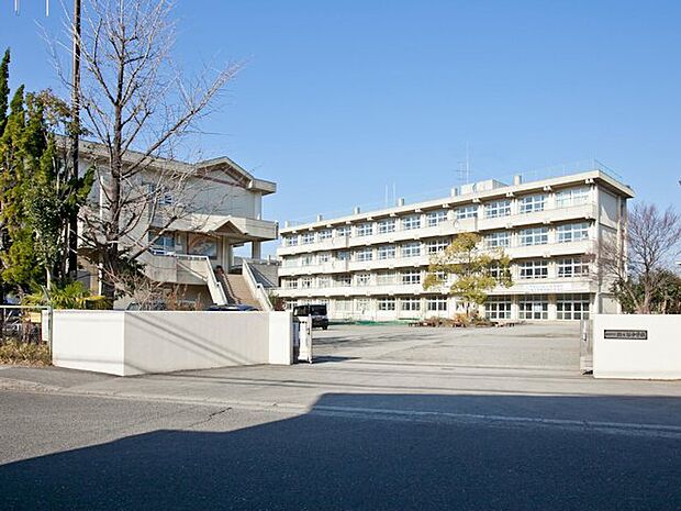 海老名市立柏ケ谷中学校 距離約1900m