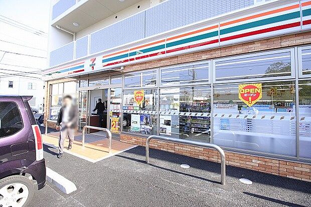 セブンイレブン 海老名東柏ヶ谷4丁目店 距離約170m