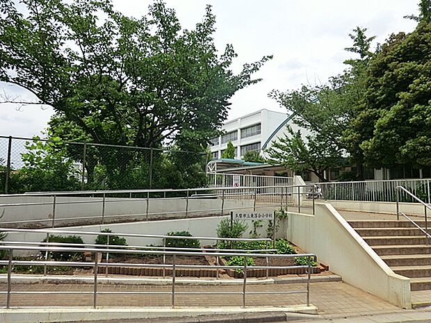 多摩市立東落合小学校まで約400m