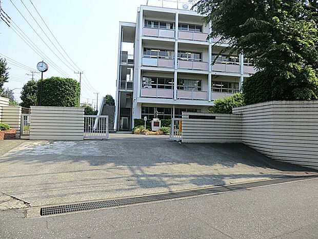 府中市立府中第九中学校 距離約80m