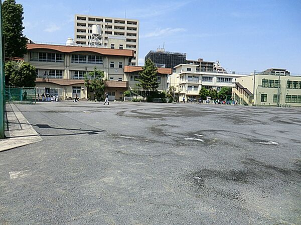 川崎市立上丸子小学校　距離約270m