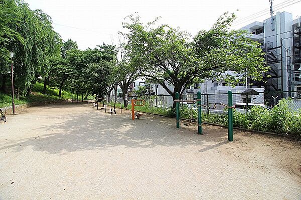 草柳4号公園　距離約220m