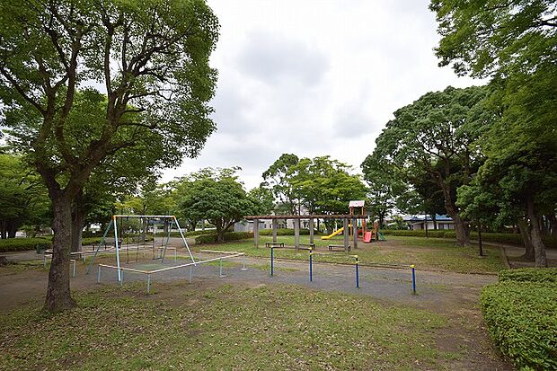 西洗第三公園　距離約400m