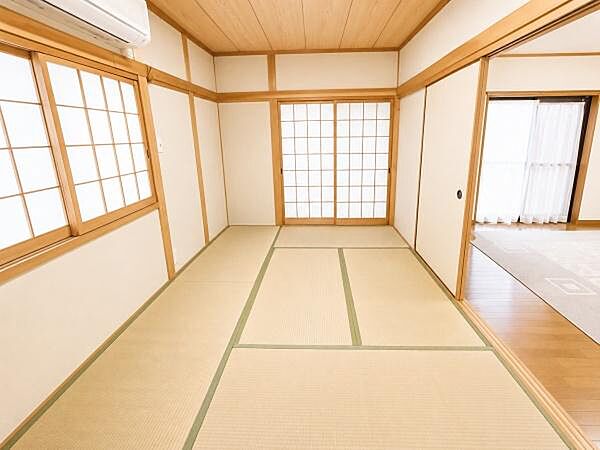 ※掲載画像はAI技術により不要な家具・荷物等を削除し、室内を見やすく加工しております。現況と異なる場合は現況を優先とします。