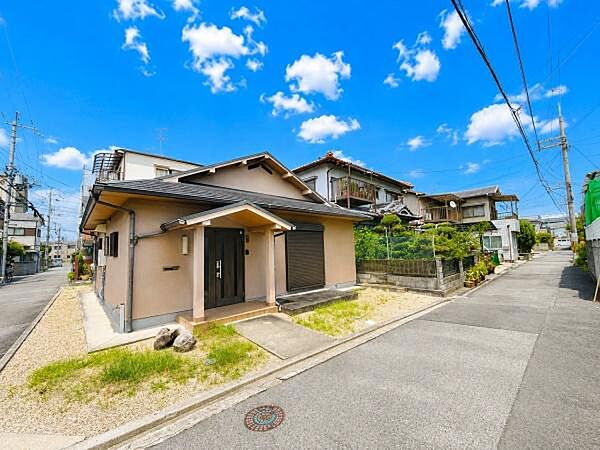 南側前面道路の写真です。