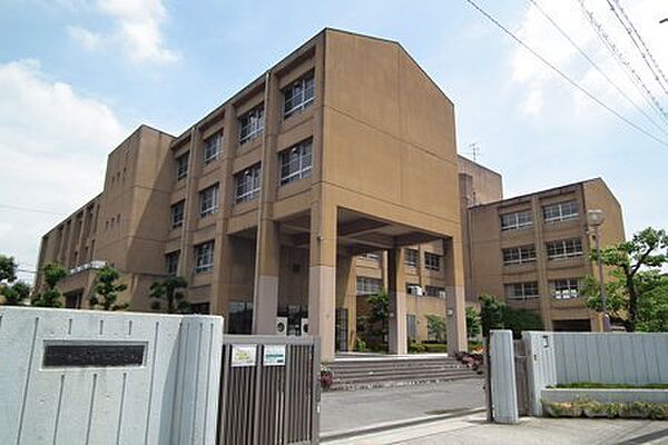 松原市立松原第七中学校まで646m