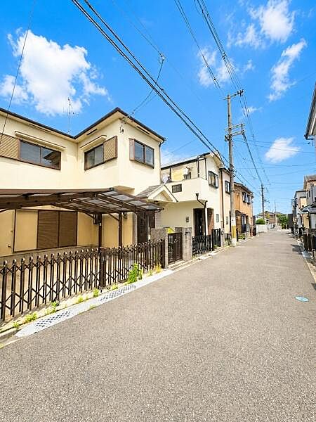 前面道路は4．7ｍございますので、お車の通行も問題ありません。