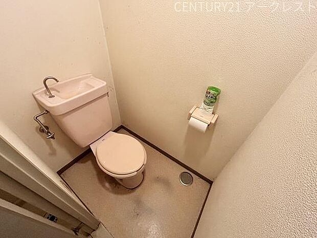 シンプルなデザインのトイレです
