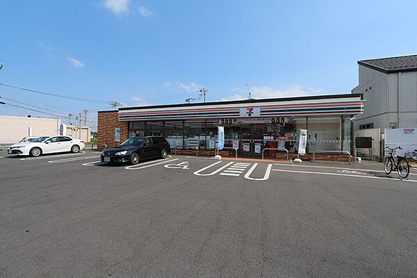 セブンイレブン越谷西大袋店まで833m
