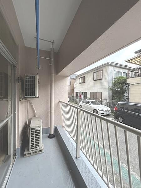 こちらの画像は室内を明るくする加工をおこなっております。実際とは異なる場合がございます。