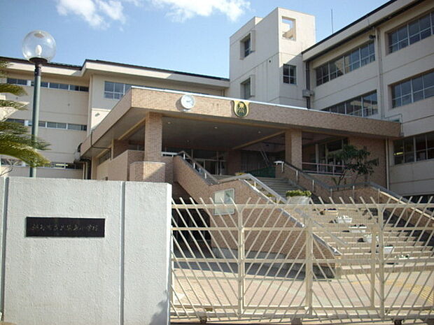 越谷市立大袋東小学校まで848m