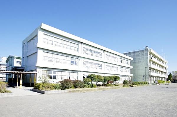 厚木市立厚木第二小学校まで1000m