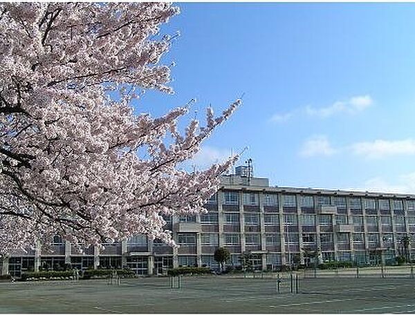川越市立鯨井中学校まで855m