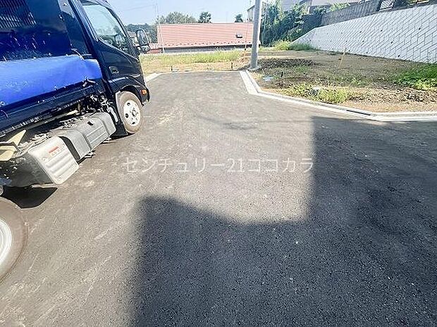前面道路を含む現地写真