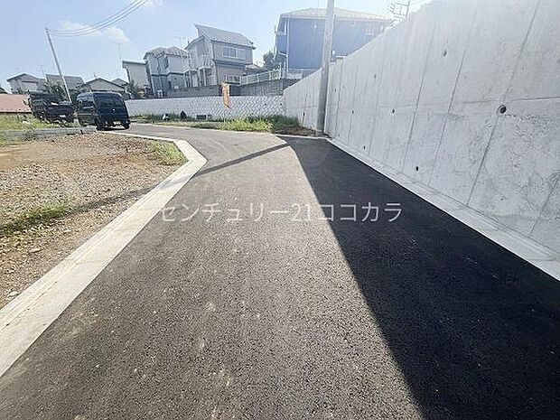 前面道路を含む現地写真