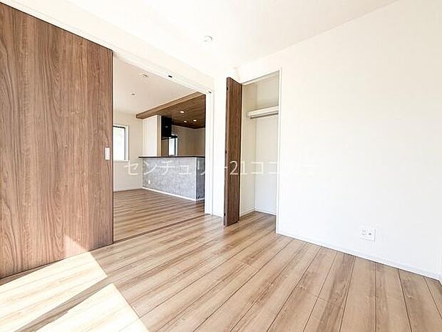 リビングとなり洋室4.5帖