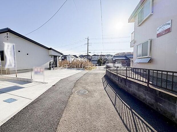 前面道路を含む現地写真