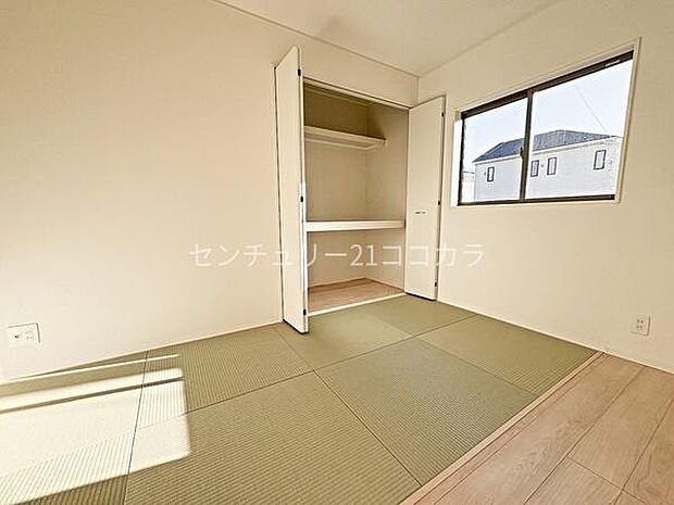 リビング隣の和室5帖