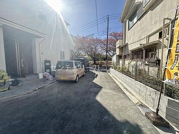 前面道路を含む現地写真