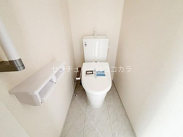 ウォシュレット機能付トイレ