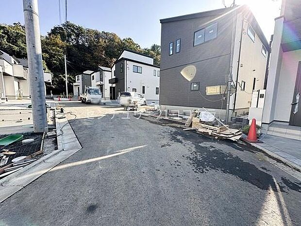 前面道路を含む現地写真