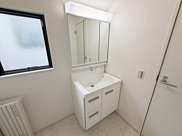 3面鏡シャンプードレッサー