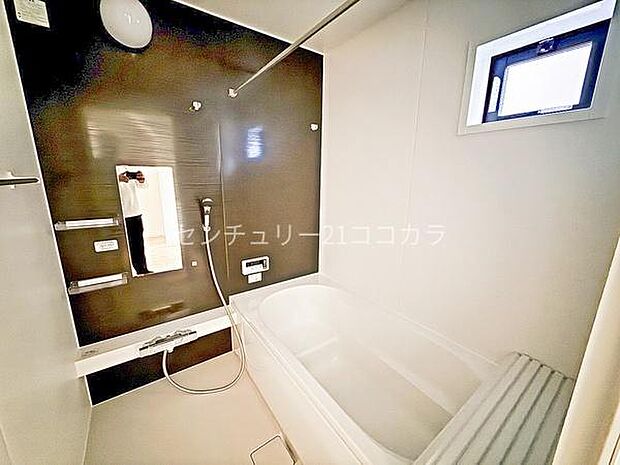 マルチステップ仕様のバスタブ