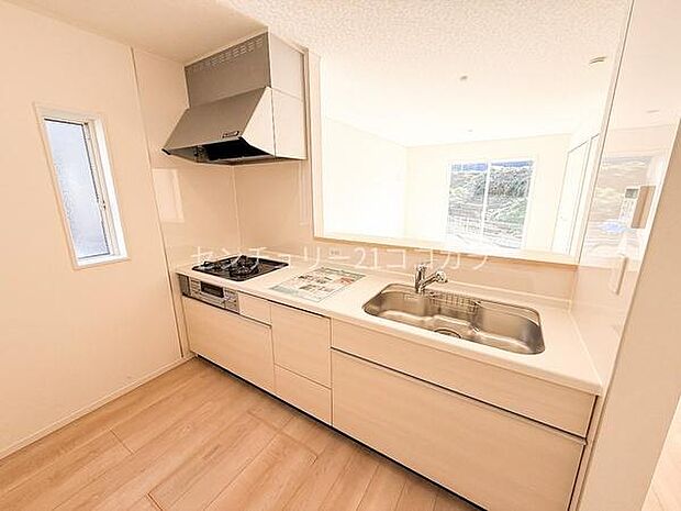 対面キッチン、3コンロ