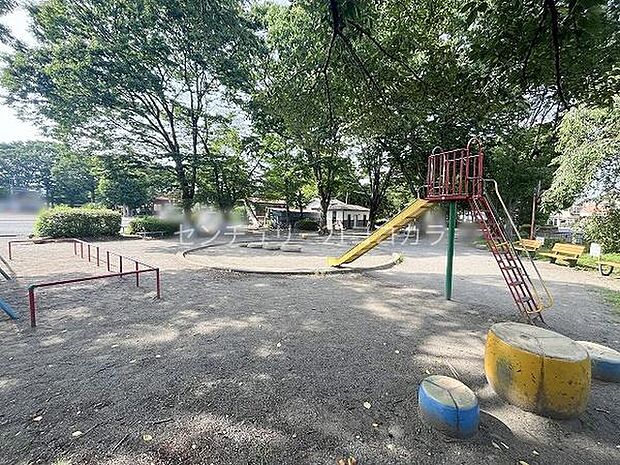 諏訪町公園まで1100m