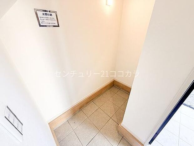玄関、土間収納
