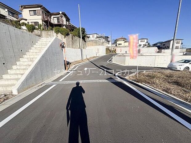 前面道路を含む現地写真