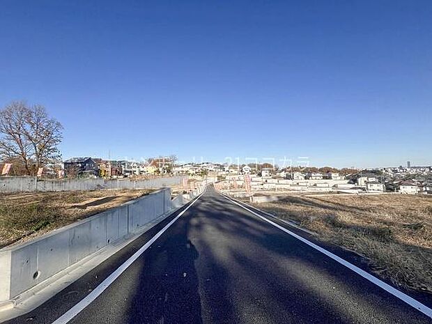 前面道路を含む現地写真