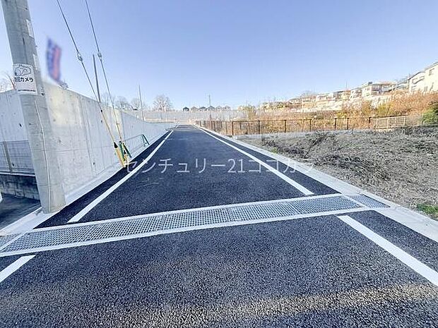 前面道路を含む現地写真