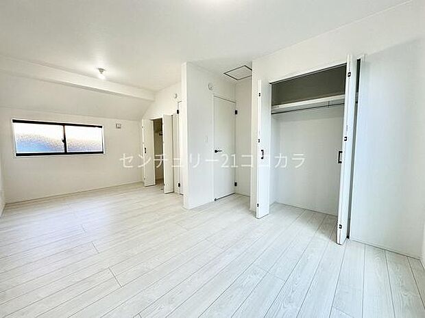 2階洋室 5.25帖+4.5帖