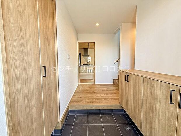 玄関、シューズボックス