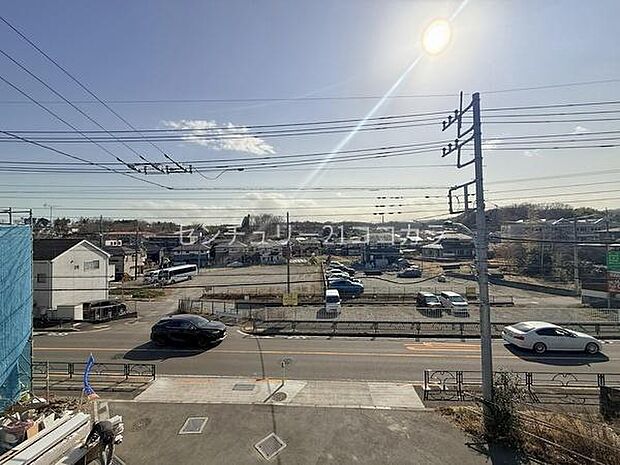 バルコニーからの眺望バルコニーからの眺めは開放感たっぷり!広がる風景を見渡しながらホッと一息、リフレッシュできる贅沢な時間を過ごせます。