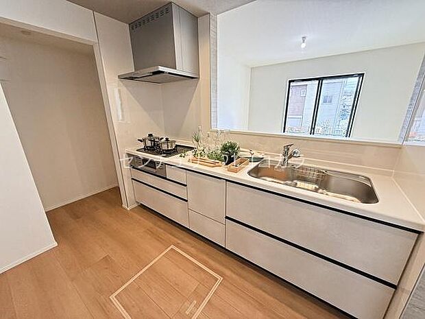 対面キッチン、3コンロ