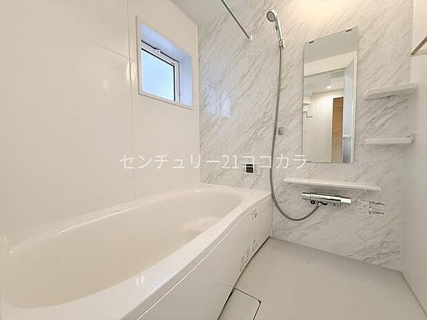 マルチステップ仕様のバスタブ