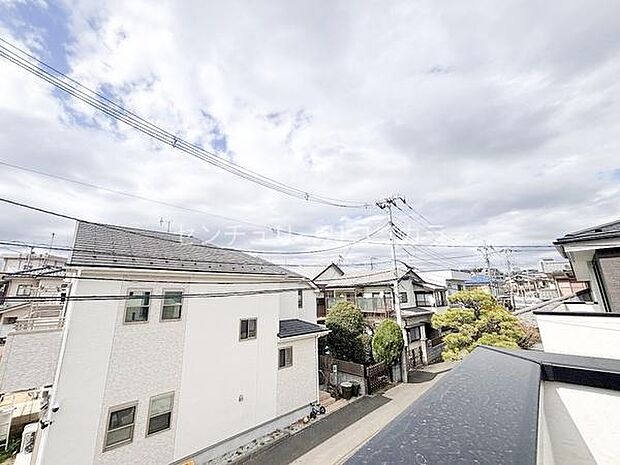 バルコニーからの眺望バルコニーからの眺めは開放感たっぷり!広がる風景を見渡しながらホッと一息、リフレッシュできる贅沢な時間を過ごせます。